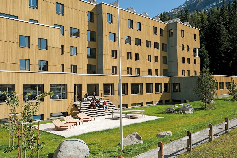youth hostel st moritz