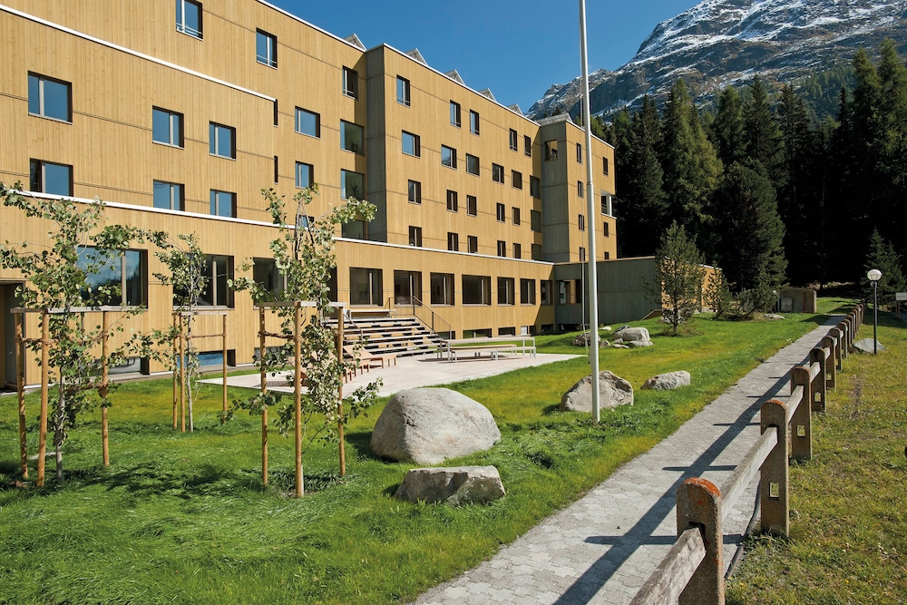 youth hostel st moritz