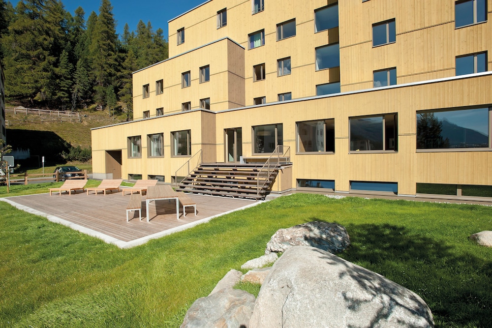 youth hostel st moritz