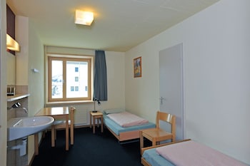 youth hostel st moritz
