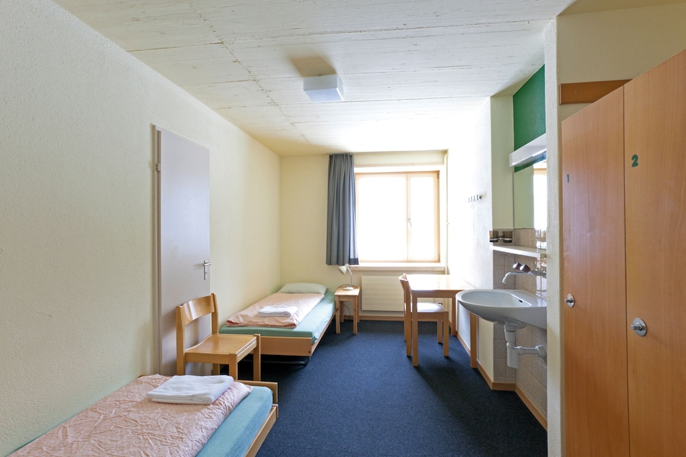 youth hostel st moritz