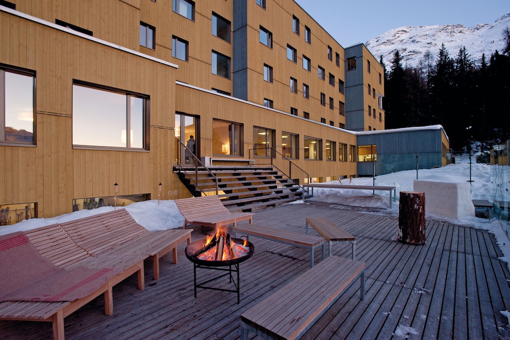 youth hostel st moritz
