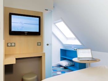 ibis styles paris cadet lafayette