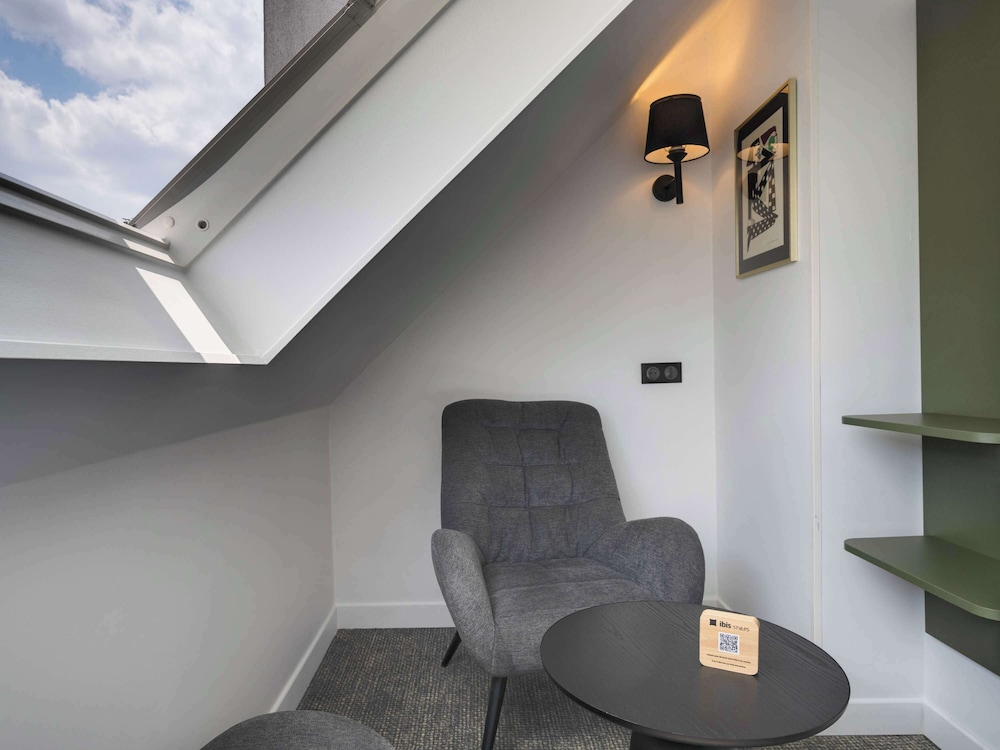 ibis styles paris cadet lafayette