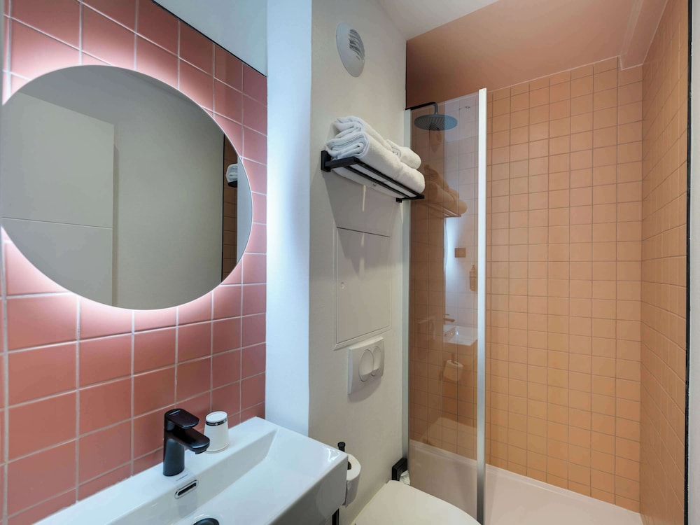 ibis styles paris cadet lafayette