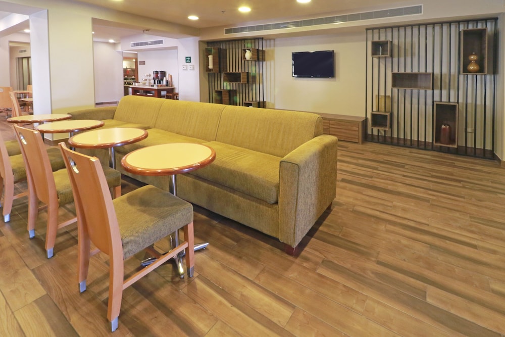 hampton by hilton chihuahua