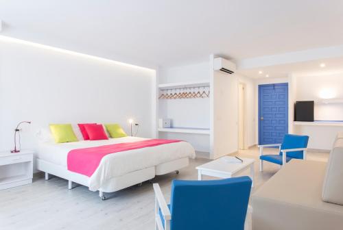 guya wave hotel