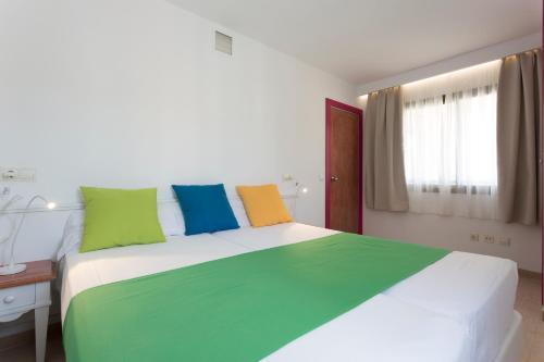 guya wave hotel