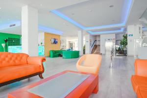guya wave hotel