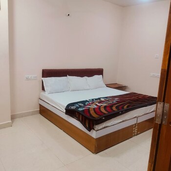 Kanha Homestay Near Mahakal Mandir,Ghee Mandi 25,2 star