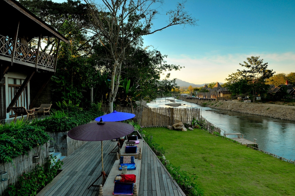 hotel des artists rose of pai