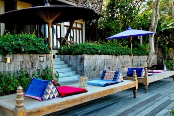 hotel des artists rose of pai