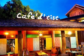 hotel des artists rose of pai