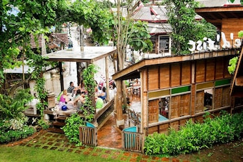 hotel des artists rose of pai
