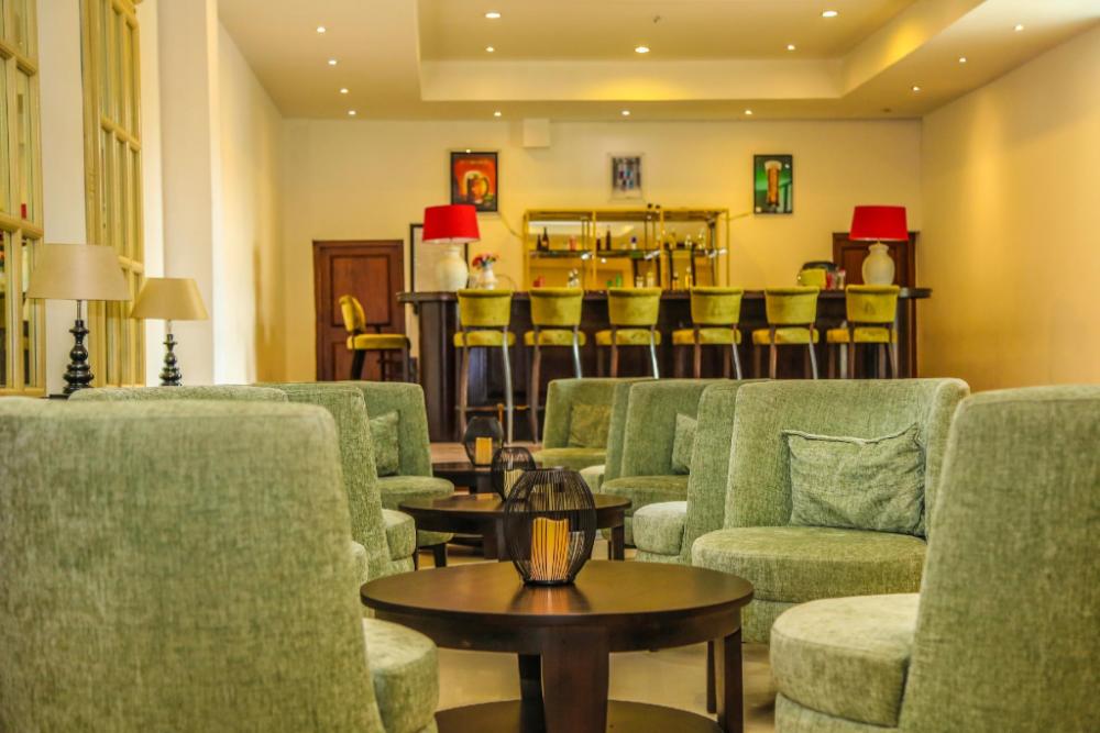 oak ray regency hotel