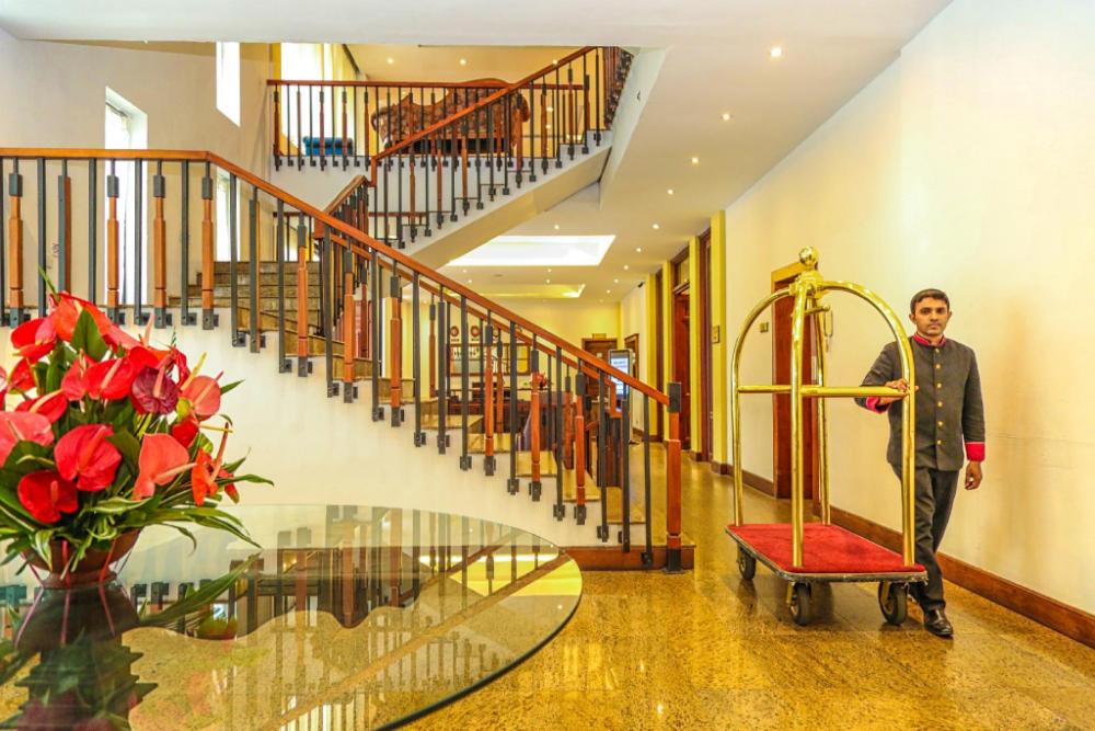 oak ray regency hotel