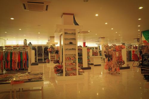 oak ray regency hotel