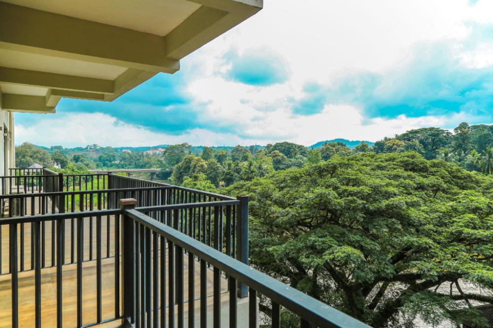 oak ray regency hotel