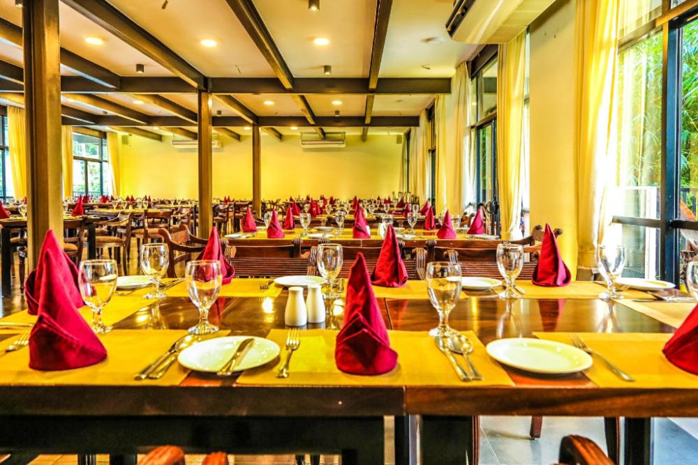 oak ray regency hotel