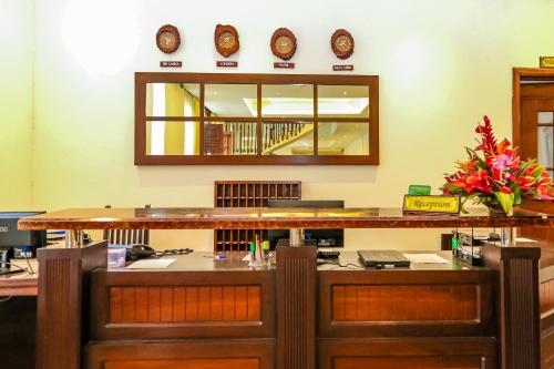 oak ray regency hotel