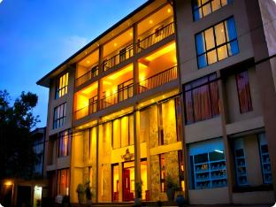 oak ray regency hotel