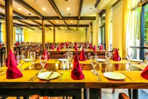 oak ray regency hotel