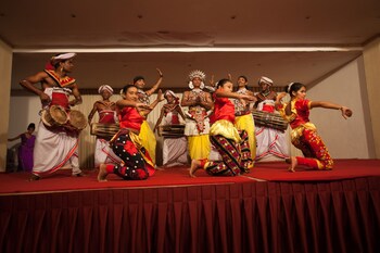 oak ray regency hotel