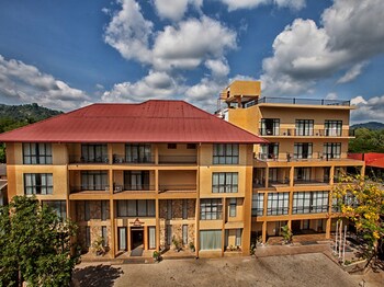 oak ray regency hotel