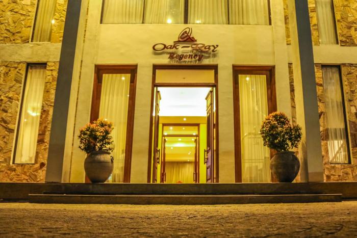 oak ray regency hotel