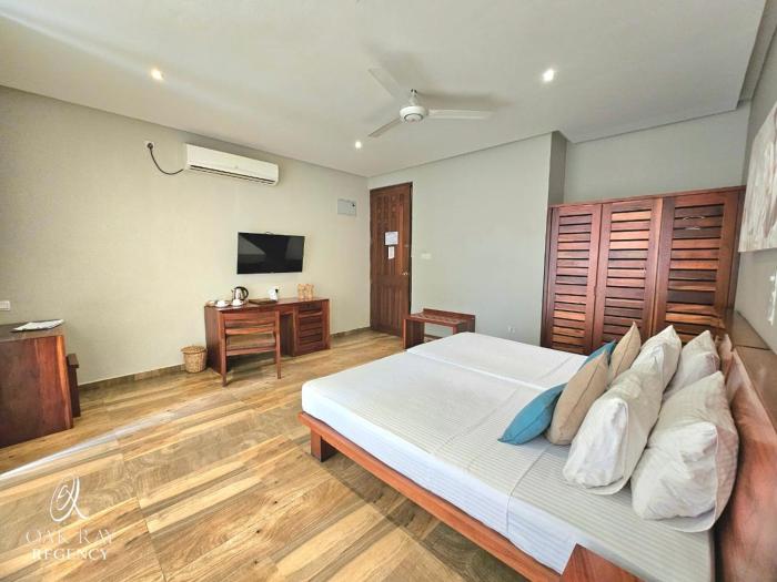 oak ray regency hotel