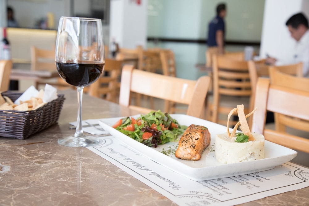 hoteles piedra alta by de los perez