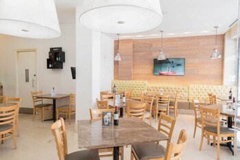 hoteles piedra alta by de los perez