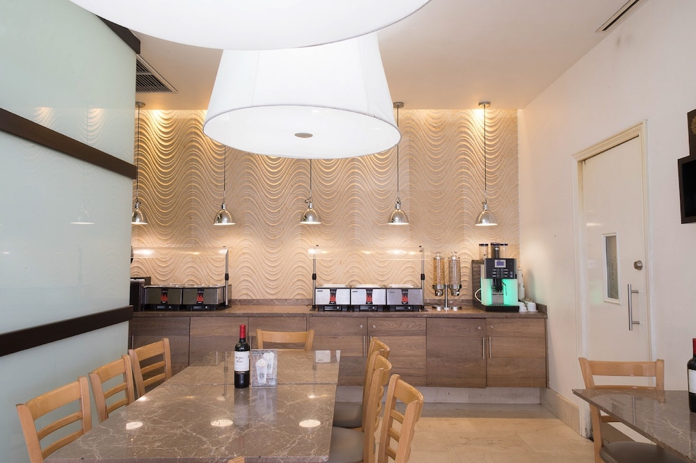 hoteles piedra alta by de los perez