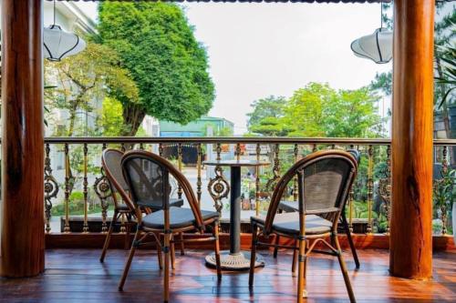 hoa nam hotel