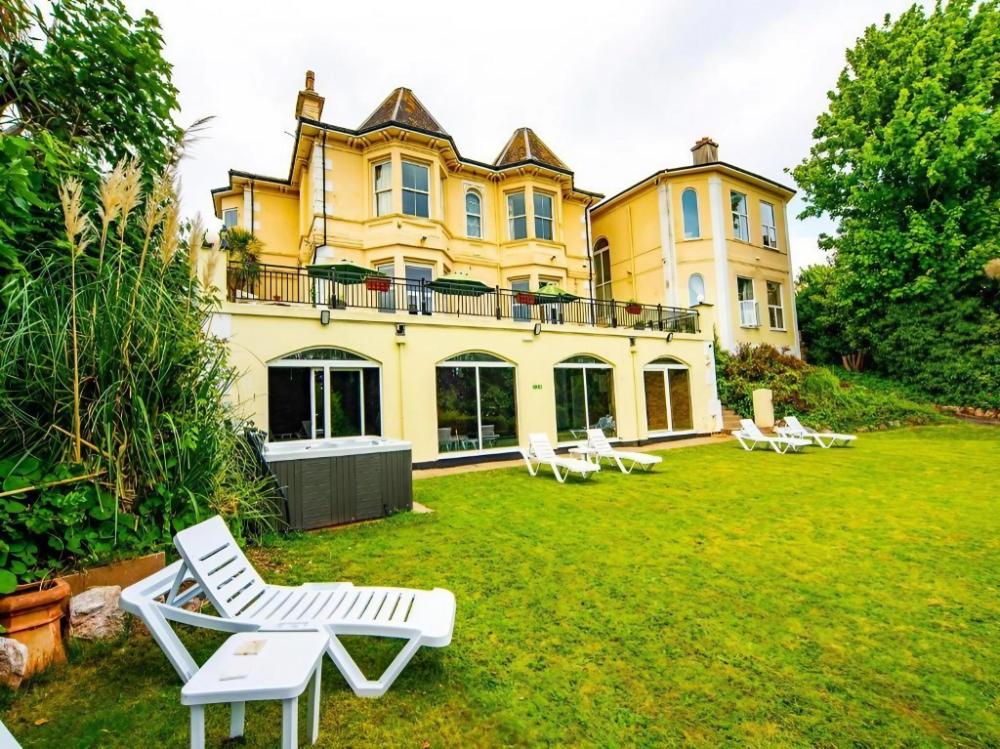 crofton house hotel