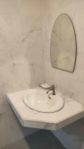 golden house hotel sakaeo