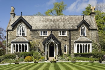 cedar manor hotel and restaurant adults only