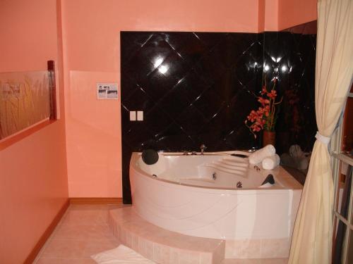 pacific breeze hotel and resort