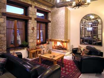 Ef Zin Studios & Suites,Delphi>>Arachova,4 star
