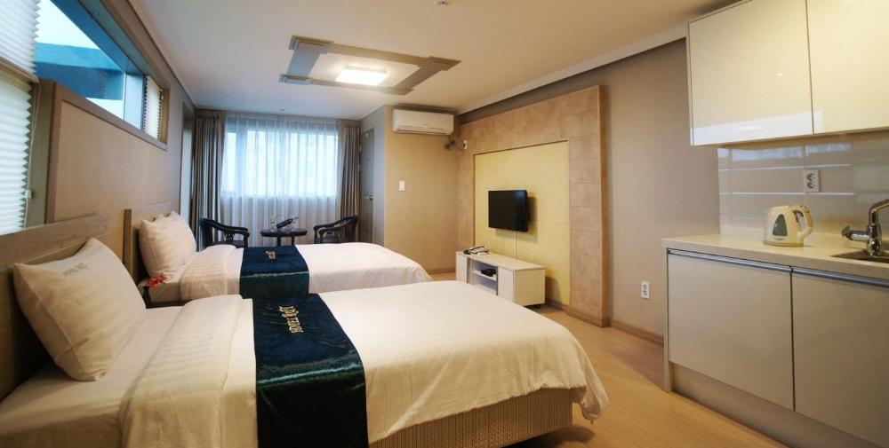 hotel joy former name randt hotel