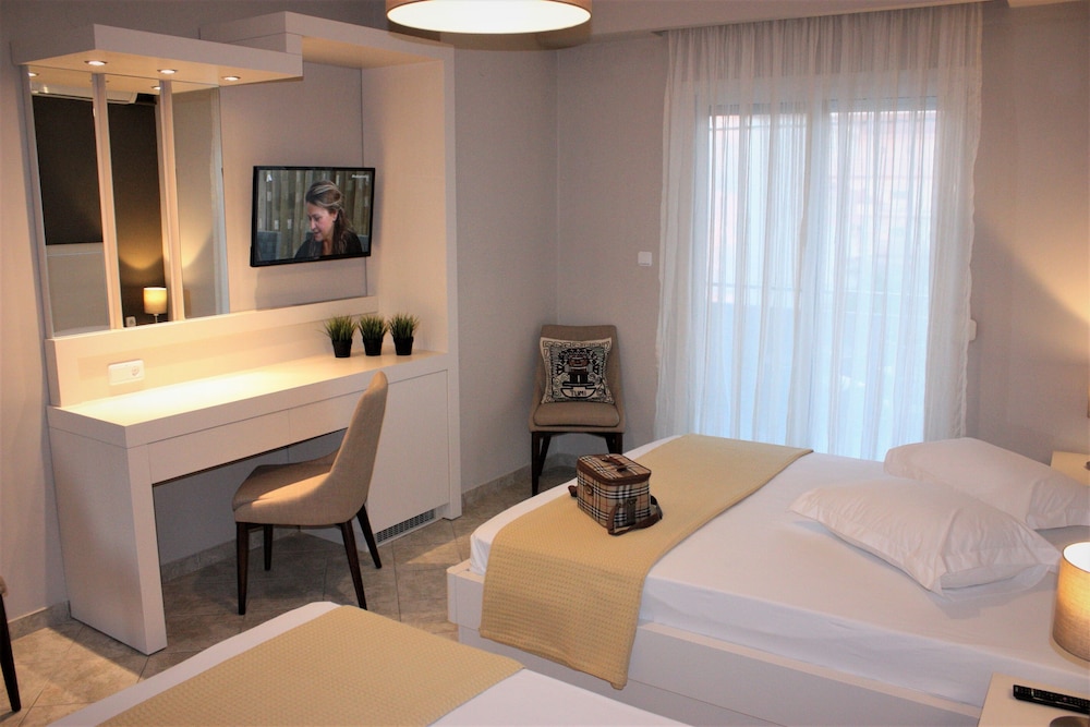 hotel cariatis