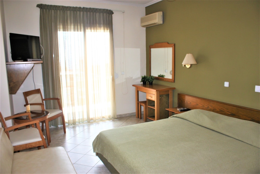 hotel cariatis
