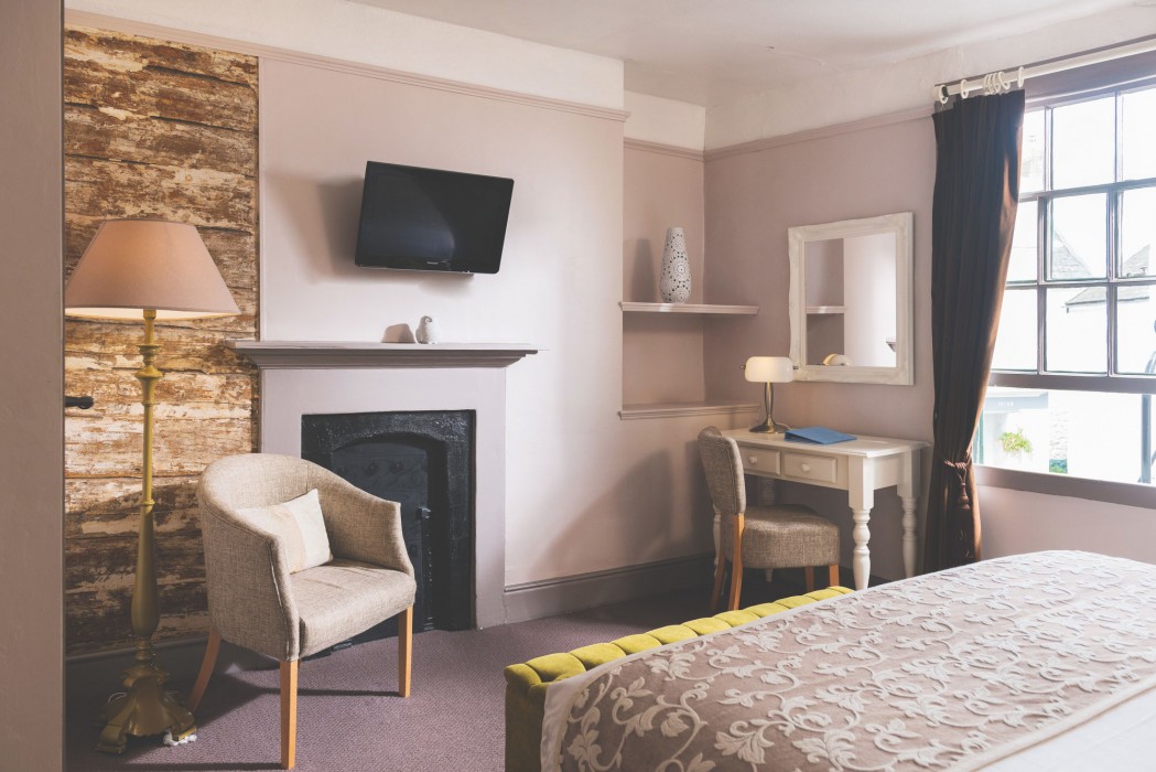 The Globe,Devon>>Bristol,4 star