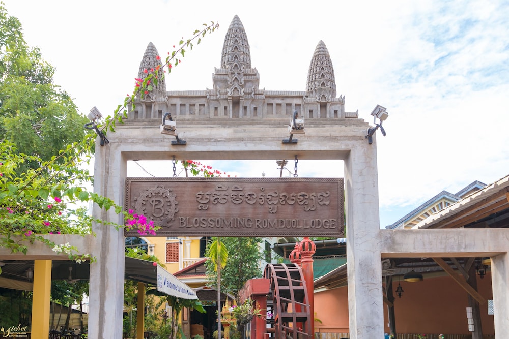 blossoming romduol boutique hostel