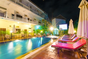 blossoming romduol boutique hostel