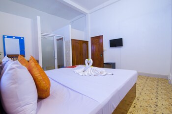 blossoming romduol boutique hostel