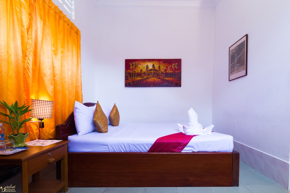 blossoming romduol boutique hostel
