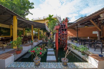 blossoming romduol boutique hostel