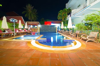 blossoming romduol boutique hostel