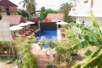 blossoming romduol boutique hostel